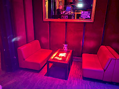 Spiegelsaal - Tisch 1 (für 4 Personen)