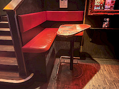 Foyer - Eck-Tisch (für 3-4 Personen)